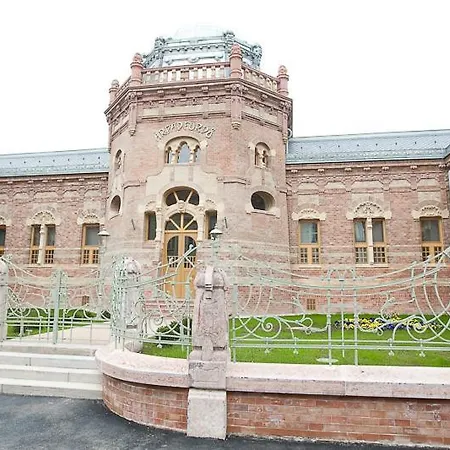 Fehervar Cappuccino Center, Ac, Easy Parking Апартаменты