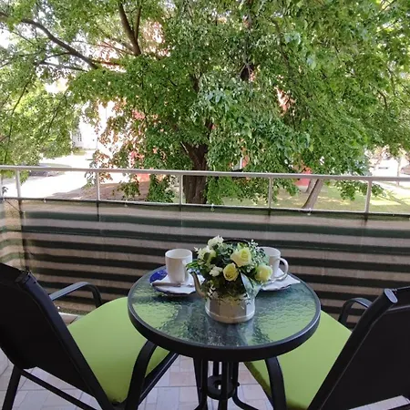 Apartment Fehervar Cappuccino Center, Ac, Easy Parking *