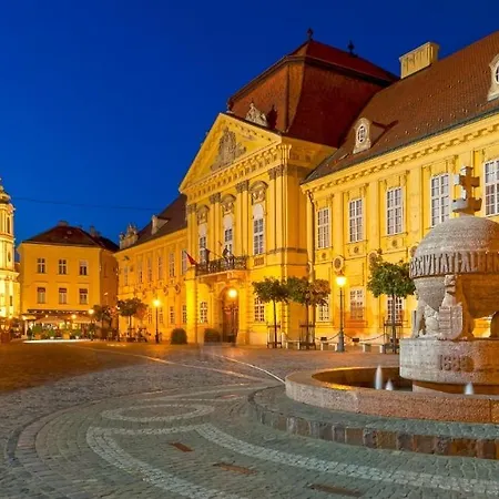 Fehervar Cappuccino Center, Ac, Easy Parking