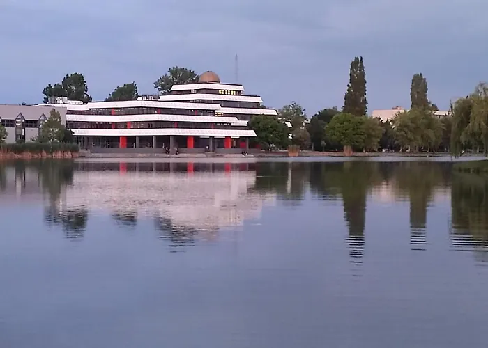 Apartment Fehervar Cappuccino Center, Ac, Easy Parking *