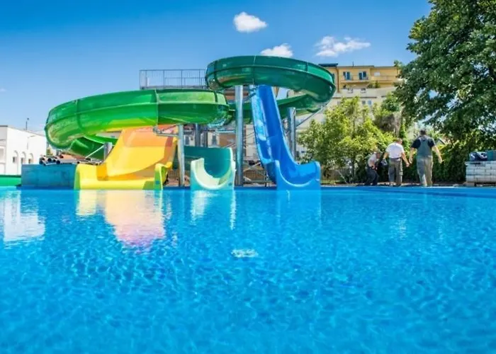 Fehervar Cappuccino Center, Ac, Easy Parking Apartament *