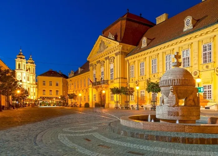 Fehervar Cappuccino Center, Ac, Easy Parking